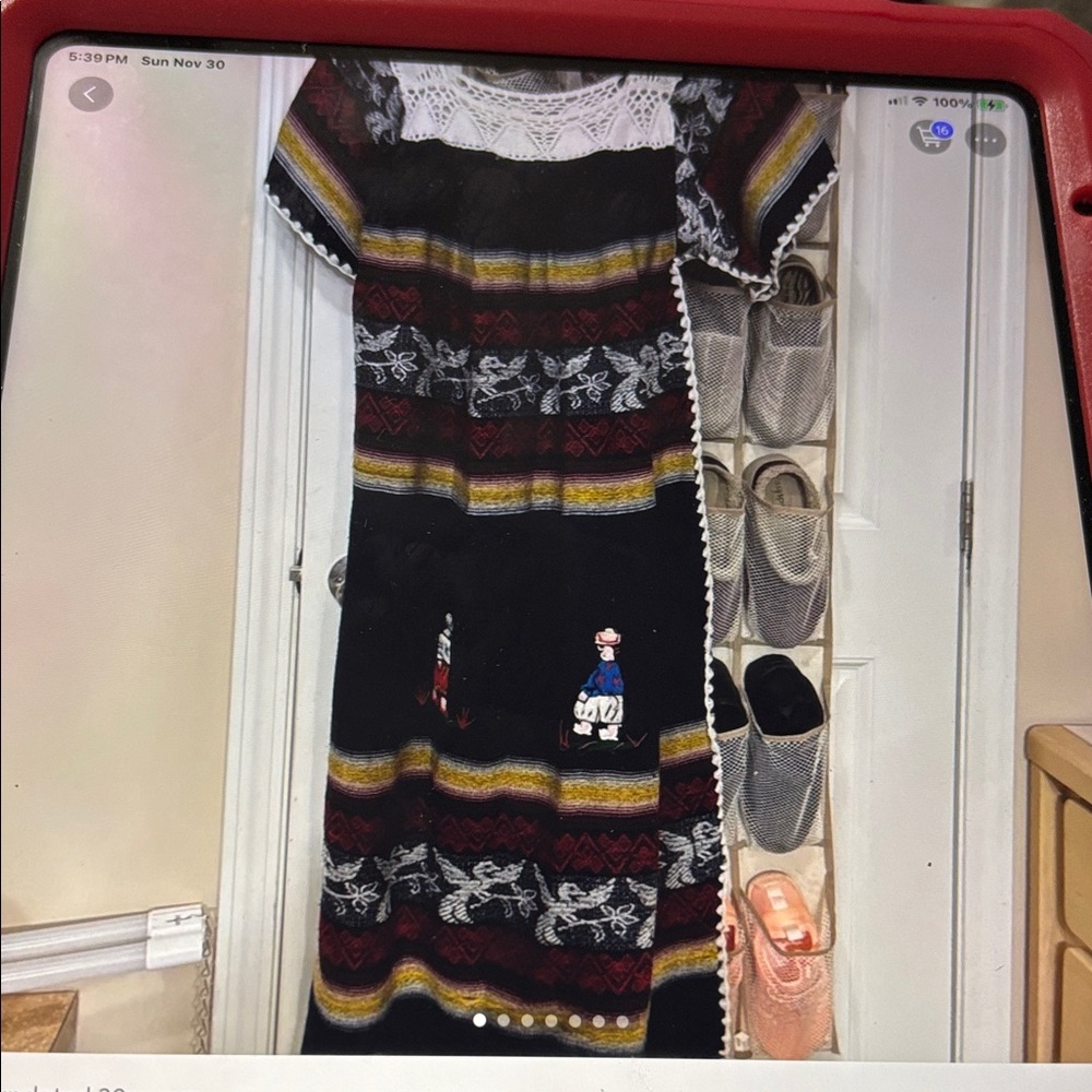Source Unknown Multicolor Robe